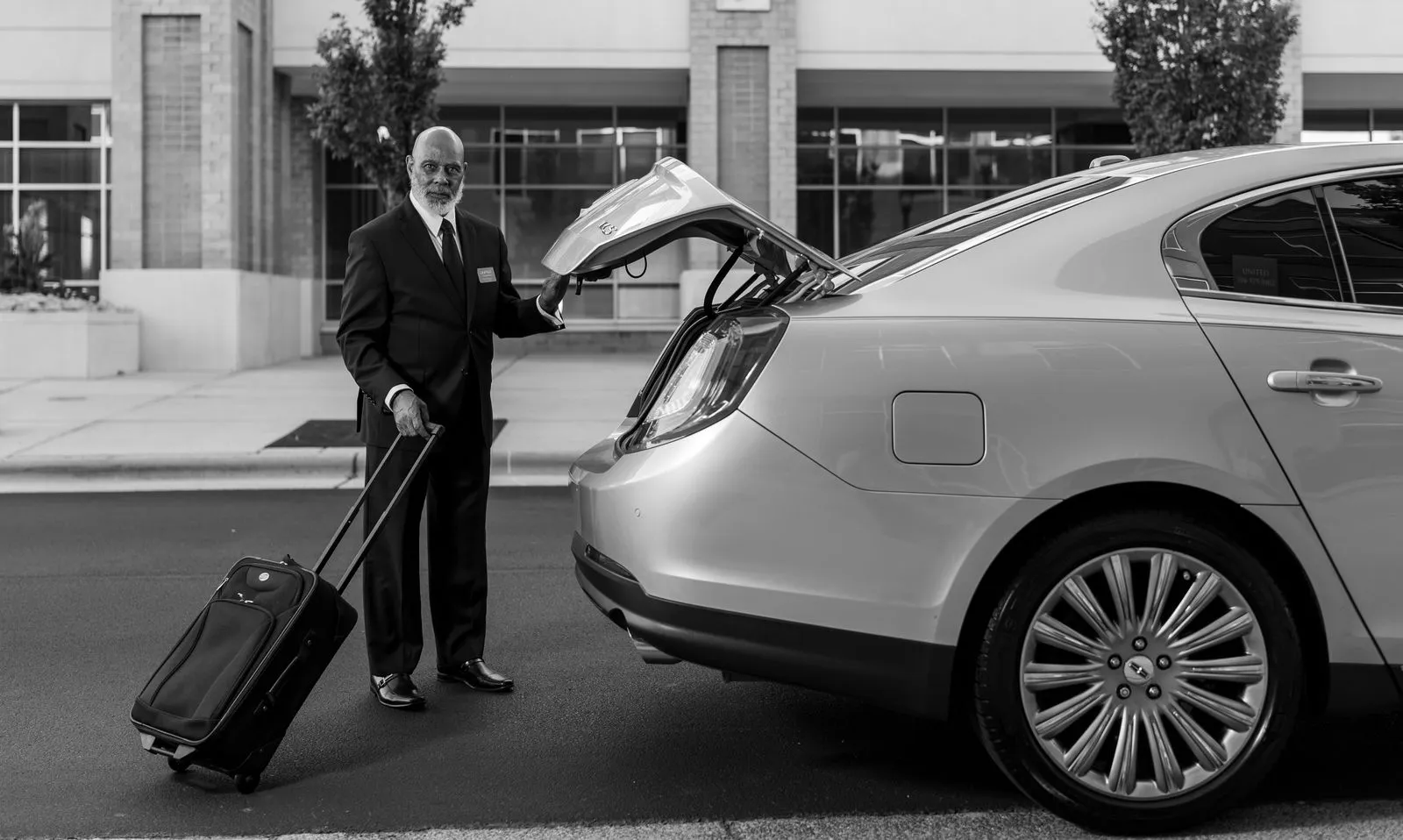How to Choose the Best Black Car Service at DCA Airport (2026 Guide)