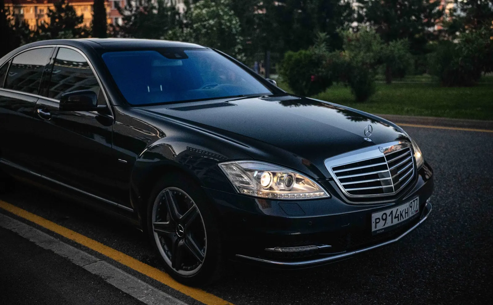 DCA Airport Car Service vs Uber in 2026: An Honest Cost & Reliability Comparison
